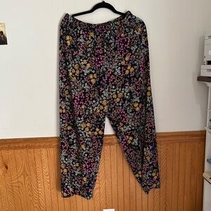SHEIN Curve Black Floral Wide-Leg Pants with Multicolor Blooms